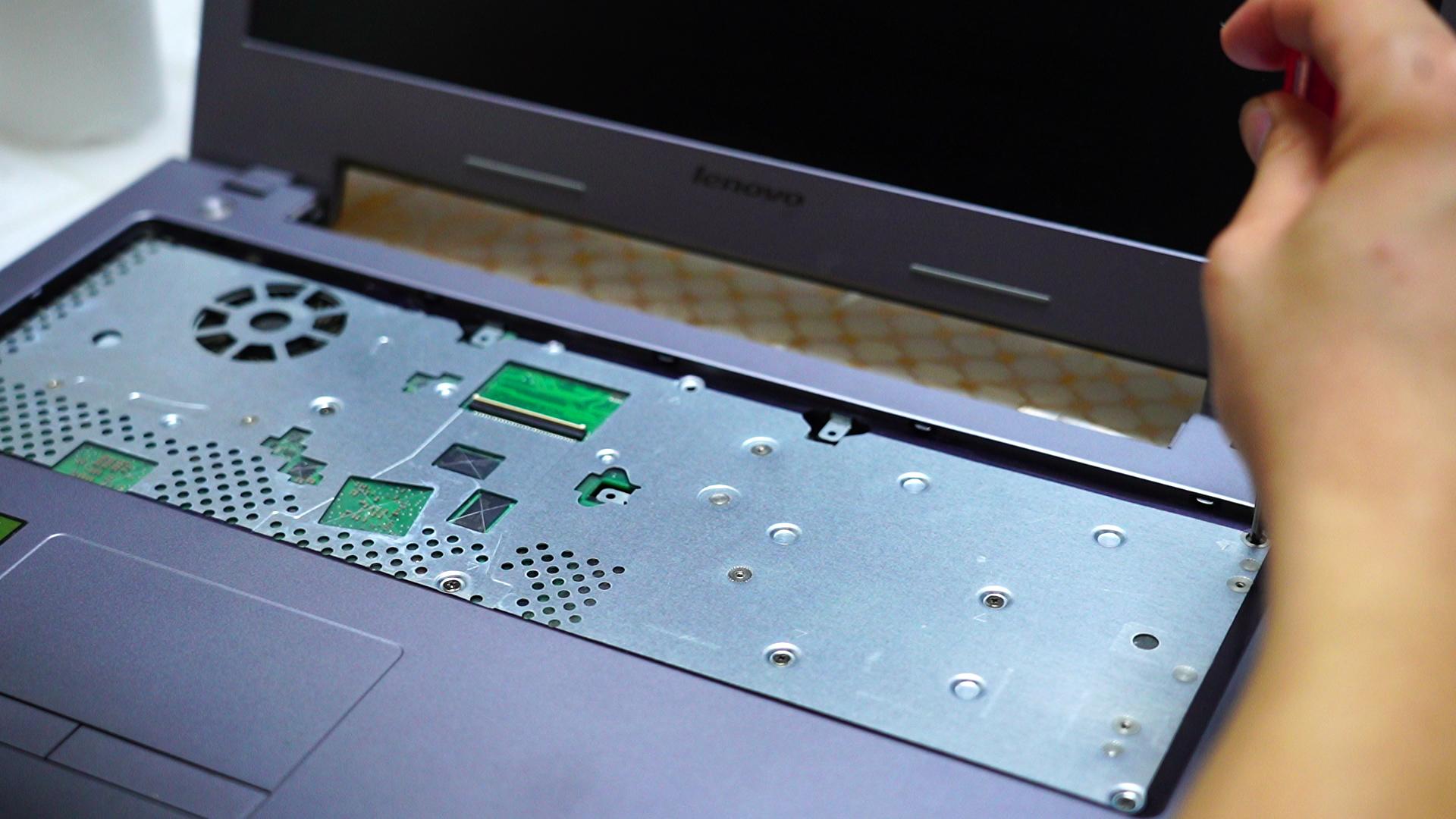 电脑硬盘怎么拆，怎么把台式电脑的硬盘拆下来（笔记本电脑拆卸更换固态硬盘）