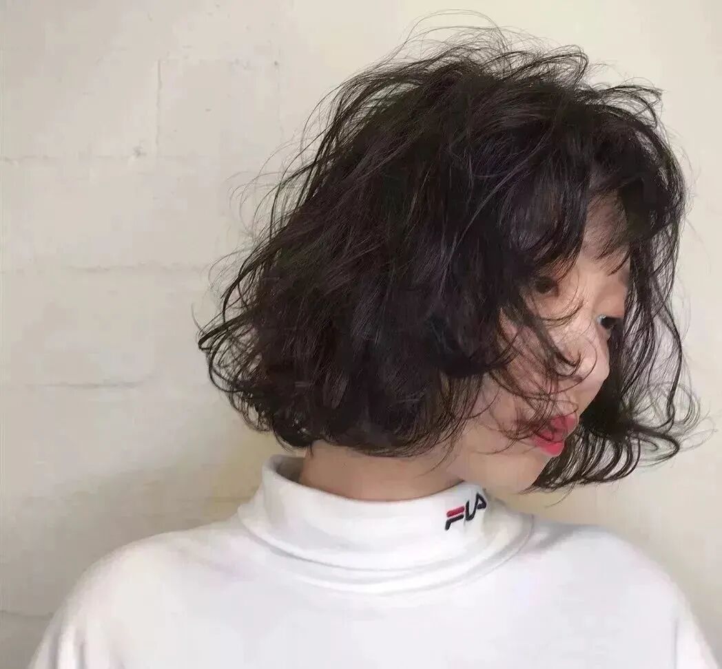 2020年最新短款卷发(2022年流行的短发小爆卷) - 美文分享 - 云科网