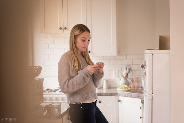 手机高温怎么降温，手机温度高如何降温（这个夏天防止手机过热的方法）