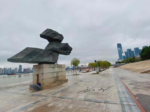 武汉是哪个省的城市，武汉属于哪个省（武汉到底相当于几个北京大呢）