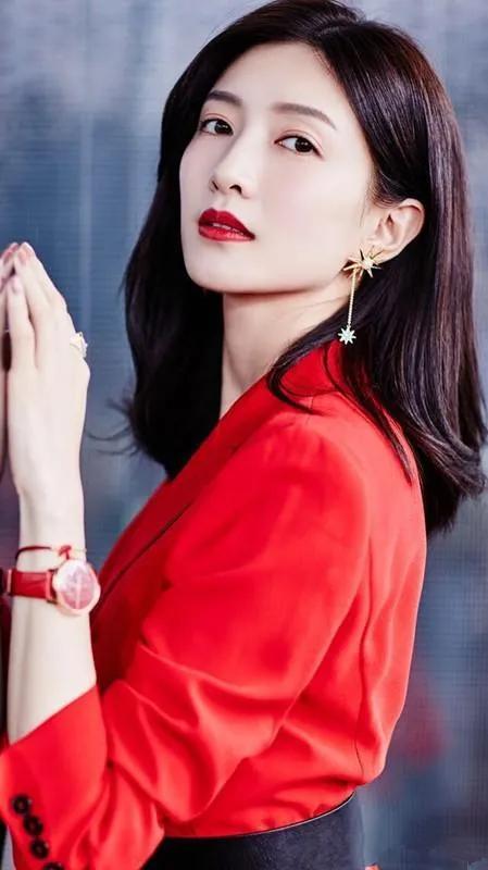 性感女人江疏影的奇葩情史：两个男人，一个玩消失，一个不再宠她