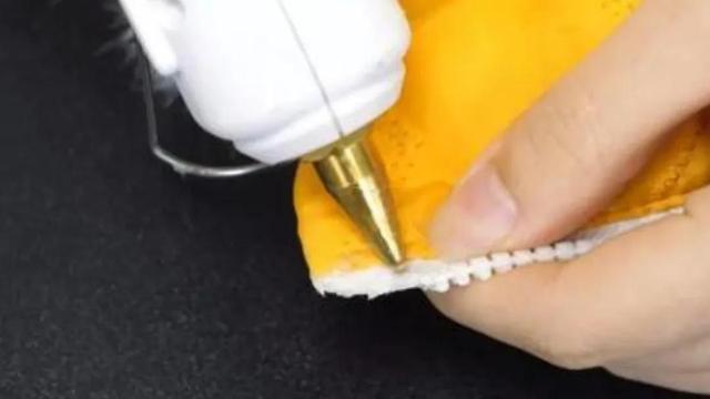 拉链拉上会裂开怎么办，蚊帐拉链拉上会裂开怎么办（衣服裤子拉链口坏了）