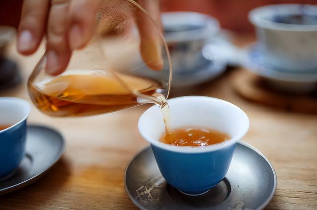 女人为什么喝茶容易老，男性喝什么茶对性功能好（提醒茶友：茶没喝对）