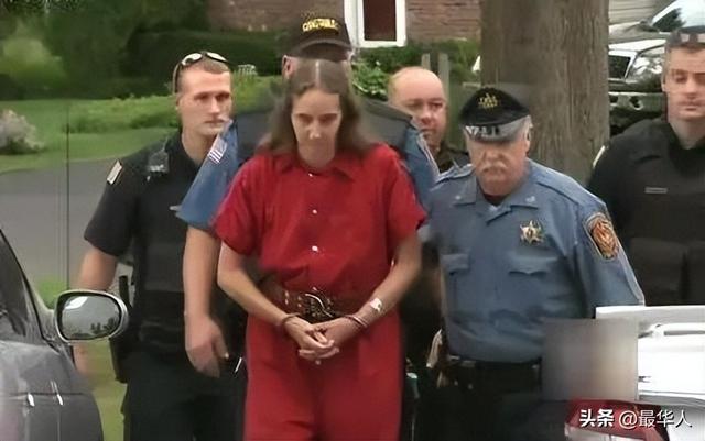 诡异笑容图片吓人，十大诡异笑容（为何会在法庭上露出诡异笑容）