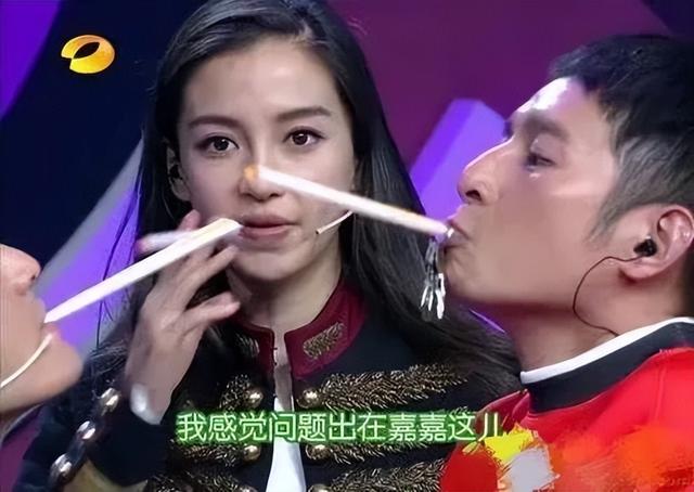 吸烟女生头像微信，吸烟女生头像（浪姐聚会被拍到室内抽烟）