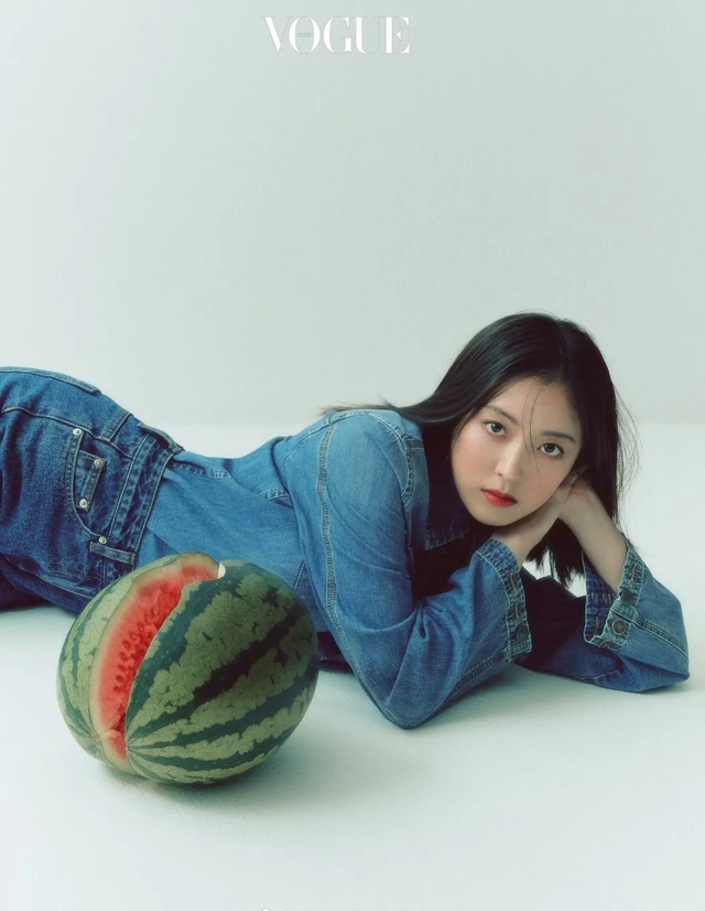 美颜相机怎么去水印，轻颜相机如何去水印（BLACKPINK拍封面被嘲“抠图打假现场”）
