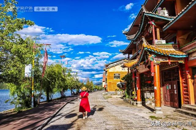 泸沽湖的海藻花几月份去最好，夏日云南美景可不止一点点