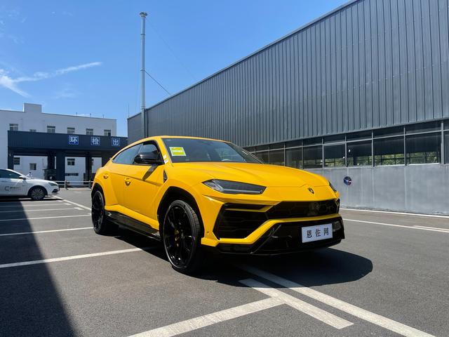 兰博基尼跑车多少钱一台，兰博基尼跑车多少钱一台汽车（兰博基尼行情也不行了）