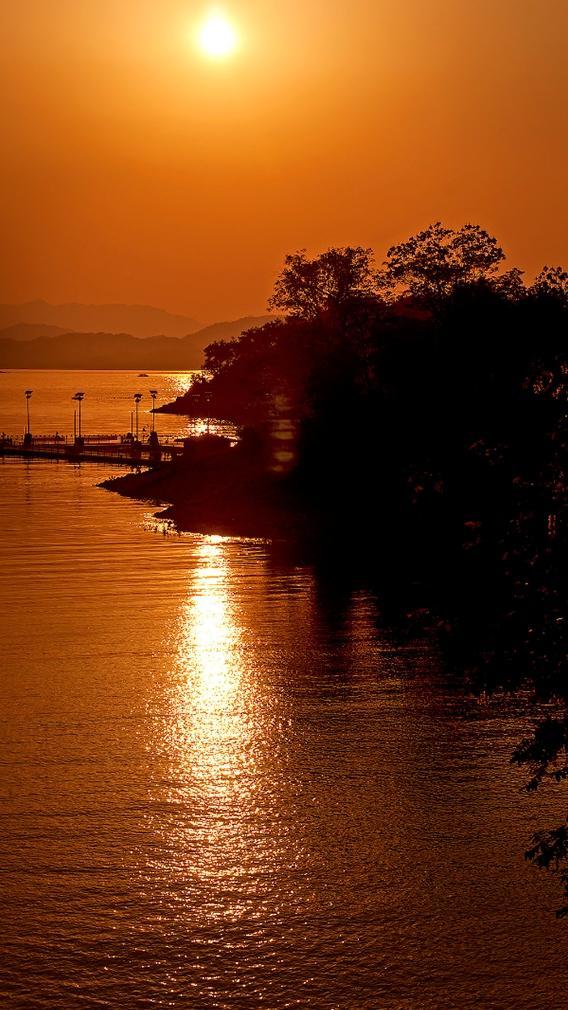 望海潮的钱塘指的是今天的什么地方，钱塘是指今天的什么地方（钱塘是一座城还是一条江）
