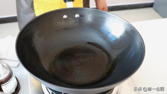 熟铁锅和生铁锅哪个好，生铁锅好还是熟铁锅好（铁锅分“生铁”和“熟铁”）