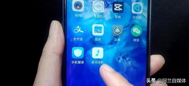 怎样把一首歌设置成手机铃声，如何将歌曲设置成手机铃声（把喜欢的音乐设置成手机来电铃音）