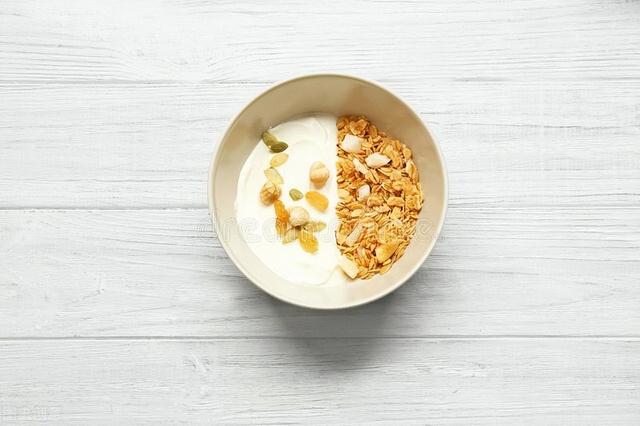 燕麦片的吃法，燕麦片的功效和作用及食用方法（燕麦片怎么吃最健康）