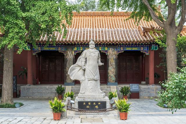 四面楚歌的历史人物是谁，乐不思蜀的主人公是谁（背水一战的历史人物是谁）