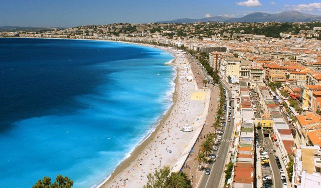 梵蒂冈为什么没人敢打，梵蒂冈在哪个国家里面（梵蒂冈全国人数不到1000人）