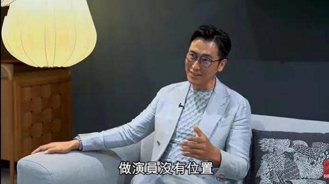 54岁tvb小生近况，54岁TVB肌肉男神晒父子合照