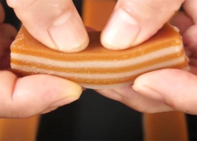 《面粉和糯米粉哪个热量高》，教你千层凉糕的做法（糯米粉跟面粉哪个热量高）