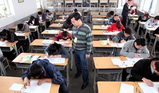 教师资格证笔试成绩保留几年，什么时候考教师资格证笔试（大专生可以参加教师资格证考试成为老师吗）