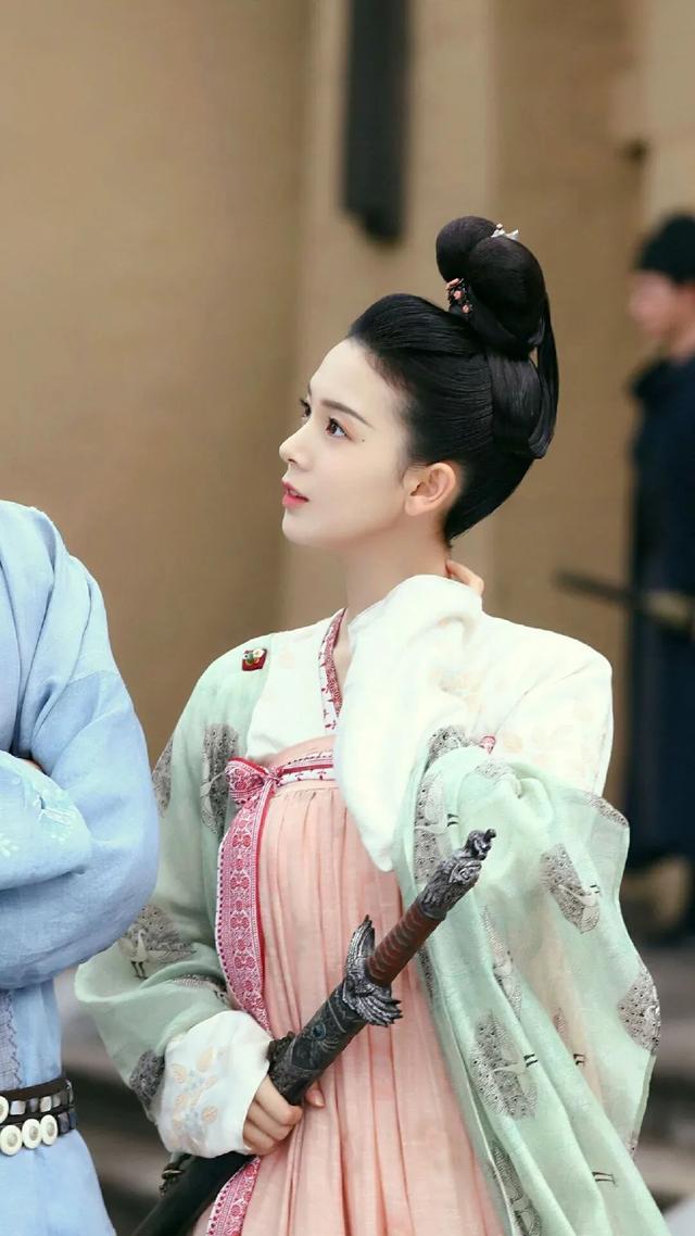 有气质女人晚安说说，有气质女人晚安说说图片大全（精选美女明星手机壁纸合集）