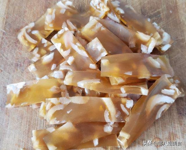 皮冻的家常做法，凉拌肉皮冻的家常做法（分享详细做法和比例）