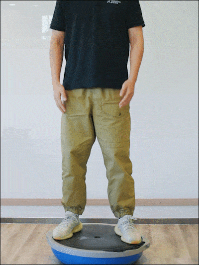 滑雪单板和双板哪个难，滑雪单板容易还是双板好学（你选单板or双板）