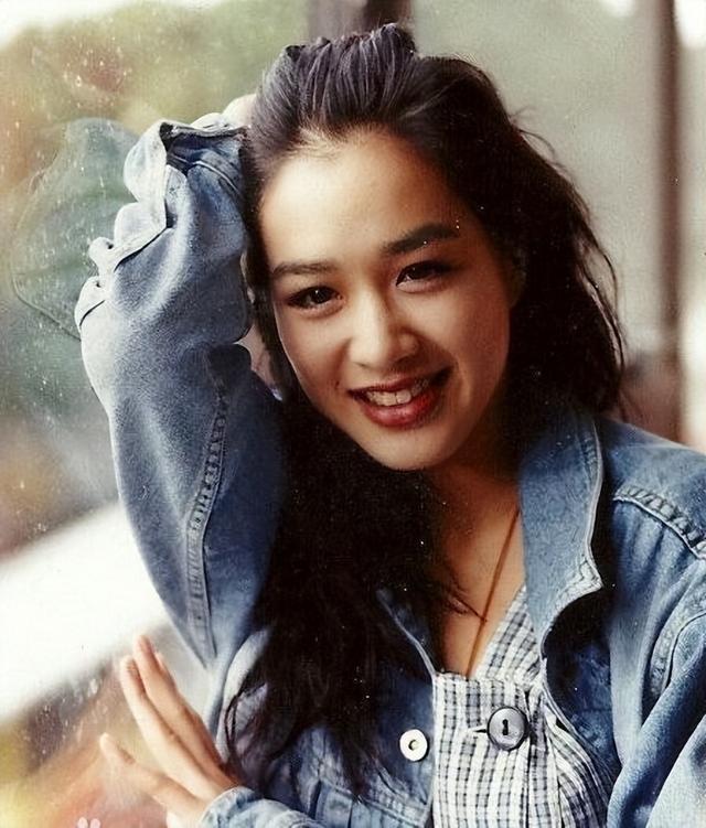 “排骨精”靠边站，丰腴美人才是真绝色，这10位女星美炸了