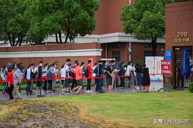 成人自考大专需要什么条件，成人自考大专的条件与要求（初中毕业怎么考大专）