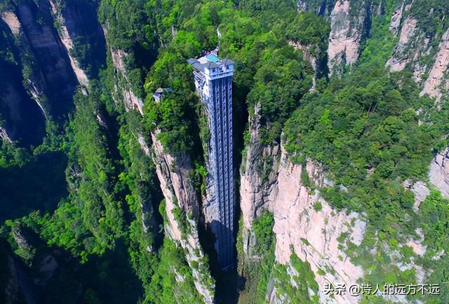 世界上最奇特的电梯，世界上最神奇的电梯（武隆天生三桥360度旋转电梯建成）