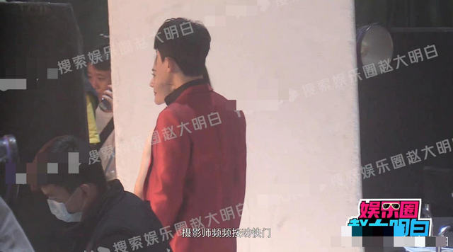 张杰谢娜婚纱照，张杰和谢娜结婚时的样子（女方皮肤松弛面容憔悴）