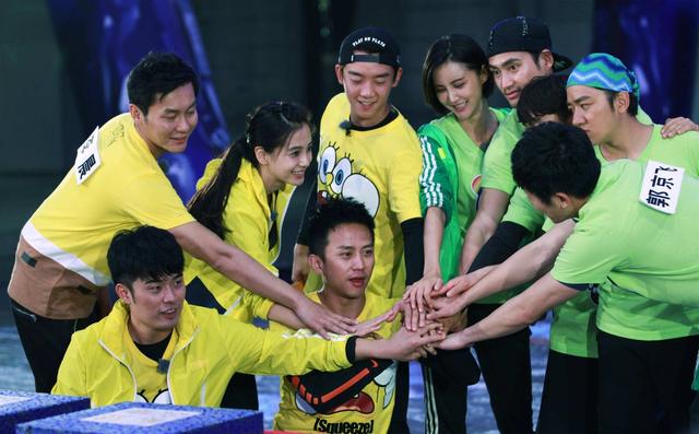 卫生队的故事电视剧剧情，电视剧卫生队的故事演员表（今8位老成员相比）