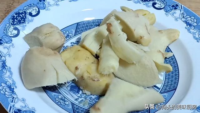 猪脚姜醋用什么醋，猪脚姜用哪种醋（广东百年名菜猪脚姜）