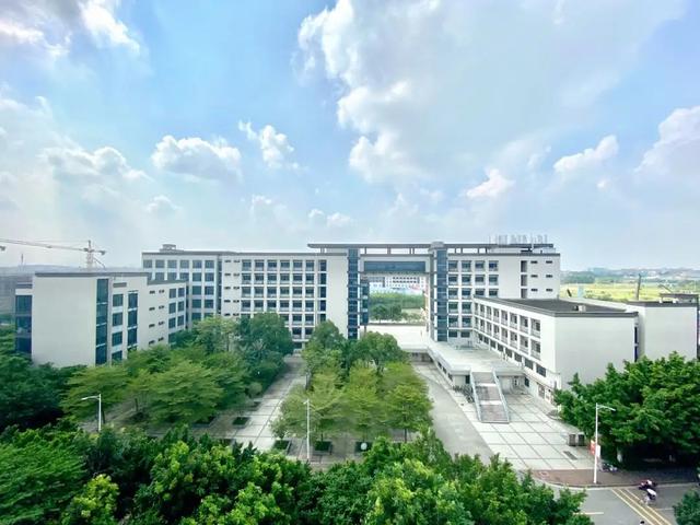 广东技术师范大学排名，2021广东技术师范学院排名（广东技术师范大学与广东第二师范学院对比）