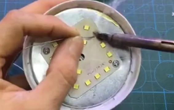 灯泡坏了怎么修，灯具电路坏了怎么修（今天教你这样修复，简单又实用）