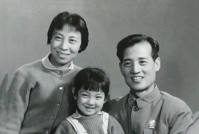 隐忍七年最后还是离婚，著名演员马羚：歌唱家父亲早逝