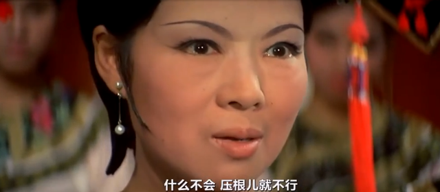 李翰祥的风月喜剧，翻拍了一部华语经典，造就了成龙的事业转折