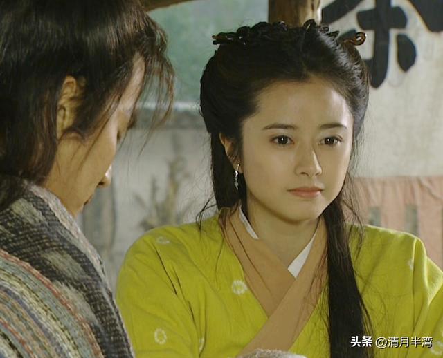 何美钿经典古装形象，一对比颜值差距就出来了