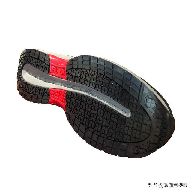 eva与pvc材质拖鞋哪个好，pvc拖鞋和eva拖鞋的区别（防臭鞋材质的原理）