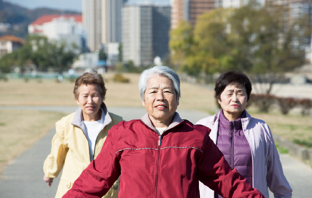 老年人冬季如何养生，冬季老人如何养生（老年人牢记“3要3不要”）