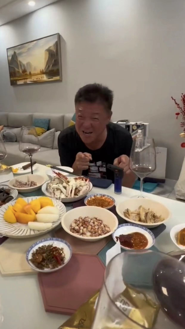 姜育恒是韩国人吗，姜育恒是哪里人（6人吃4盘菜太俭朴）