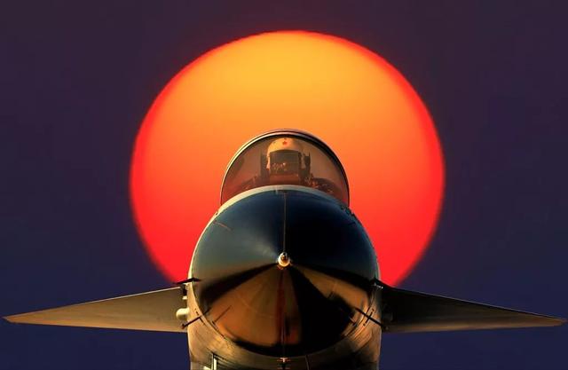 中国人民解放军空军，中国人民解放军空军成立时间（人民空军，生日快乐）