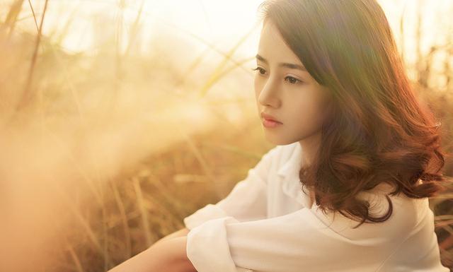 女人安静了男人反而会想念，分手后女人安静消失最好（反而越让男人着迷）