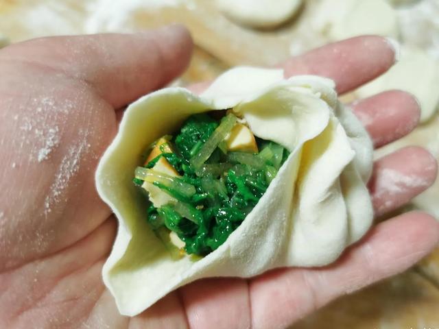 包菜包子馅配料怎么配，菜包子馅料配方（遇到此菜别错过）