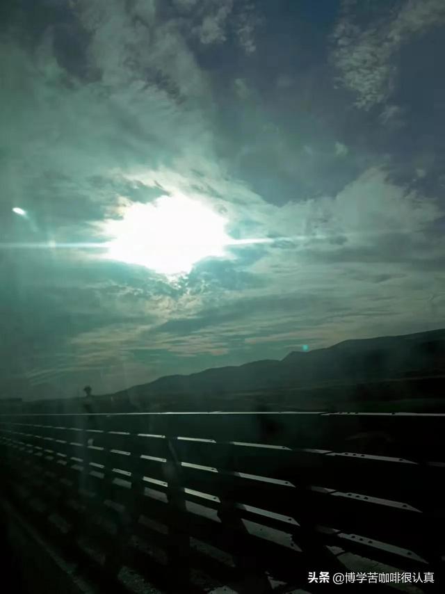 唯美的天空图，唯美的天空图片粉色（云朵图片高清唯美）