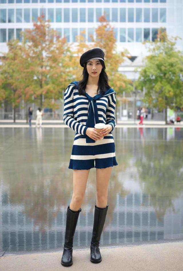 高筒靴如何搭配，高筒靴如何搭配好看（10组及膝高筒靴穿搭示范）