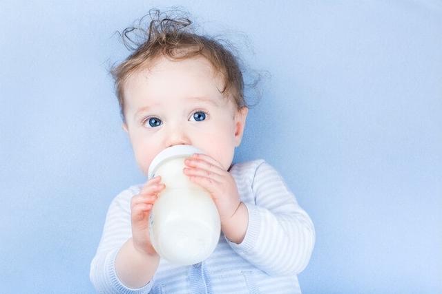 三个月婴儿拉稀水便怎么解决，三个月婴儿腹泻怎么办（宝宝腹泻拉肚子）