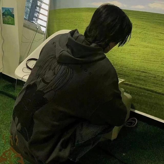 性感图片大全大图高清头像背影男，男生背影头像微信（男生背影头像高清图片大全）