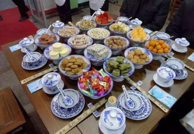 八仙桌标准尺寸，八仙桌尺寸是多少（你以为过时的“八仙桌”）