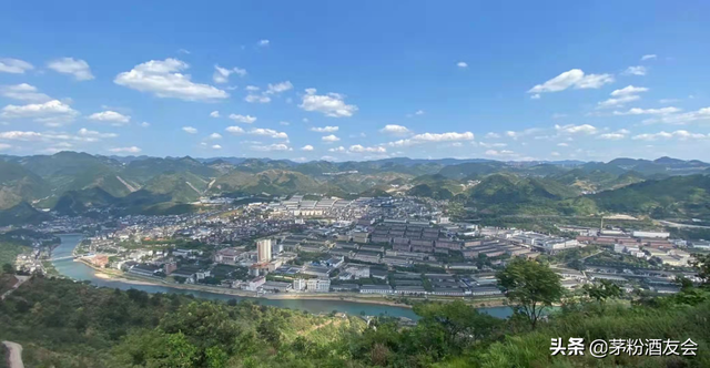 请教钓台的选购，台钓鱼竿怎么选（品钓台霸气而来）