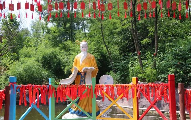 沂水雪山彩虹谷，沂水雪山彩虹谷好玩吗（游山东之雪山彩虹谷）