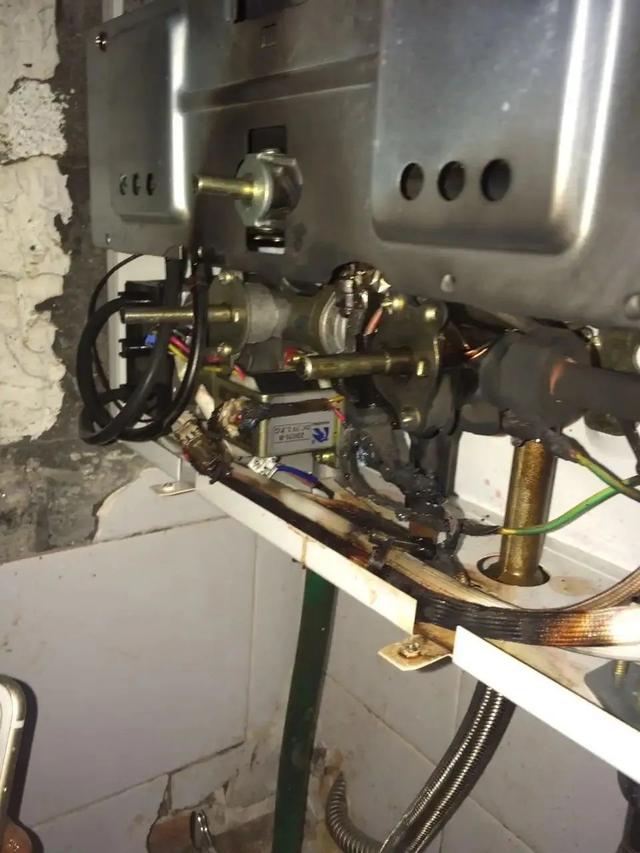 华帝燃气热水器，华帝燃气热水器有几种型号（燃气热水器的购买以及使用注意6点）