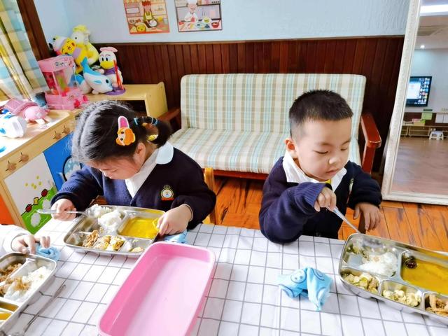 4-5岁幼儿年龄特点，4岁到5岁的幼儿年龄发展特点（不同年龄孩子有不同的年龄特征）